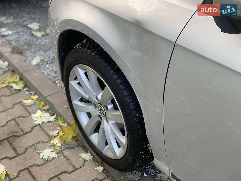 Універсал Volkswagen Passat 2011 в Кам'янському