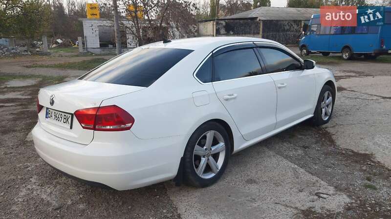 Седан Volkswagen Passat 2012 в Новоукраїнці