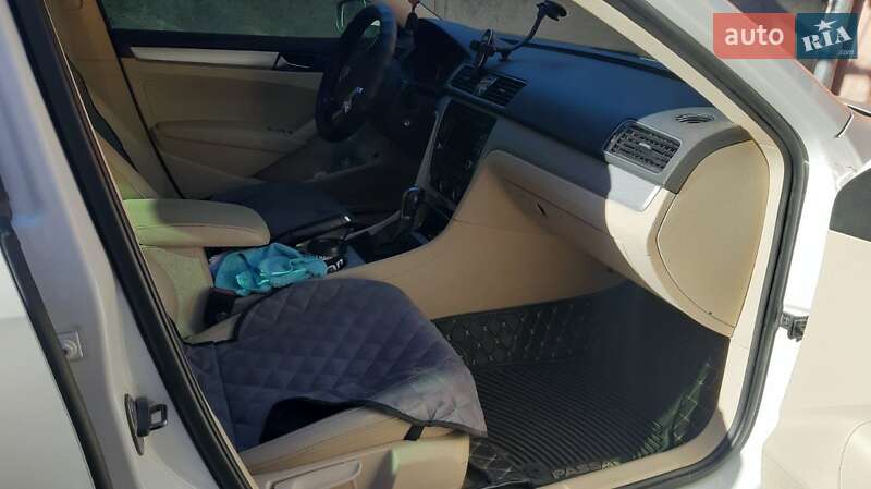 Седан Volkswagen Passat 2012 в Новоукраїнці