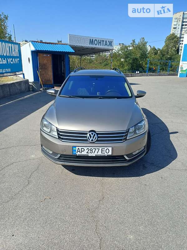 Універсал Volkswagen Passat 2014 в Запоріжжі