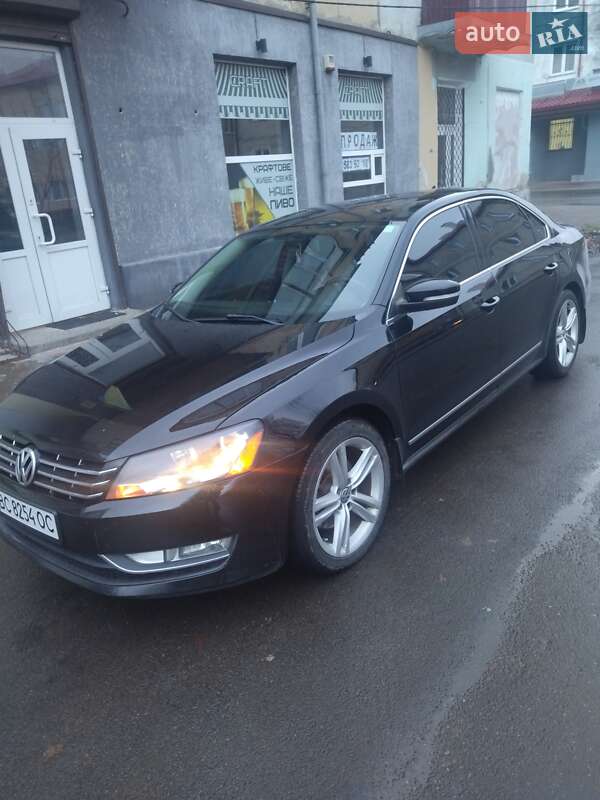 Седан Volkswagen Passat 2013 в Буске