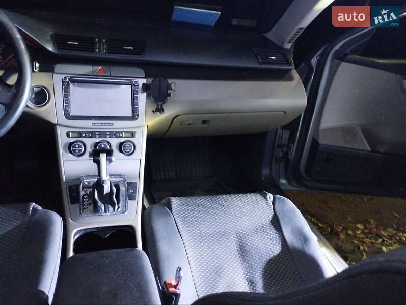 Седан Volkswagen Passat 2005 в Івано-Франківську