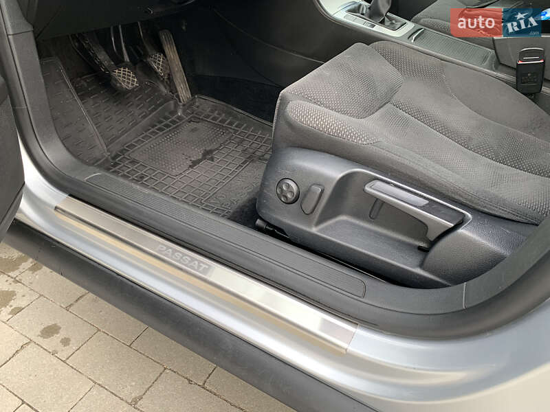 Універсал Volkswagen Passat 2010 в Вінниці