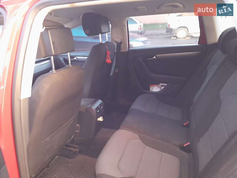 Універсал Volkswagen Passat 2012 в Прилуках