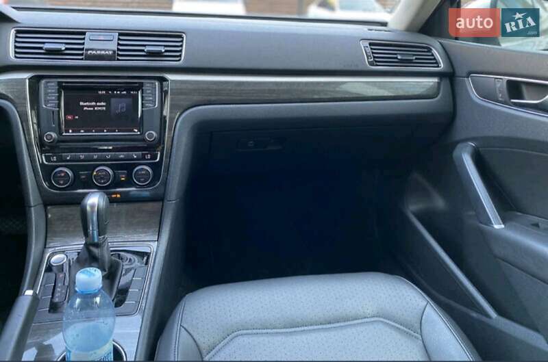 Седан Volkswagen Passat 2017 в Рахове