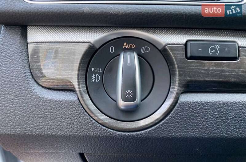 Седан Volkswagen Passat 2017 в Рахове