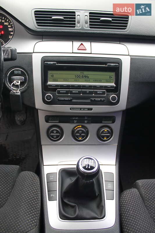 Универсал Volkswagen Passat 2009 в Коростене