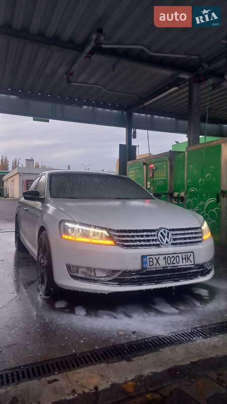 Седан Volkswagen Passat 2013 в Кам'янець-Подільському