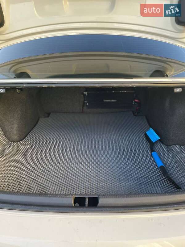 Седан Volkswagen Passat 2013 в Кам'янець-Подільському