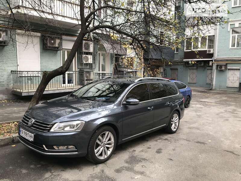 Универсал Volkswagen Passat 2011 в Киеве