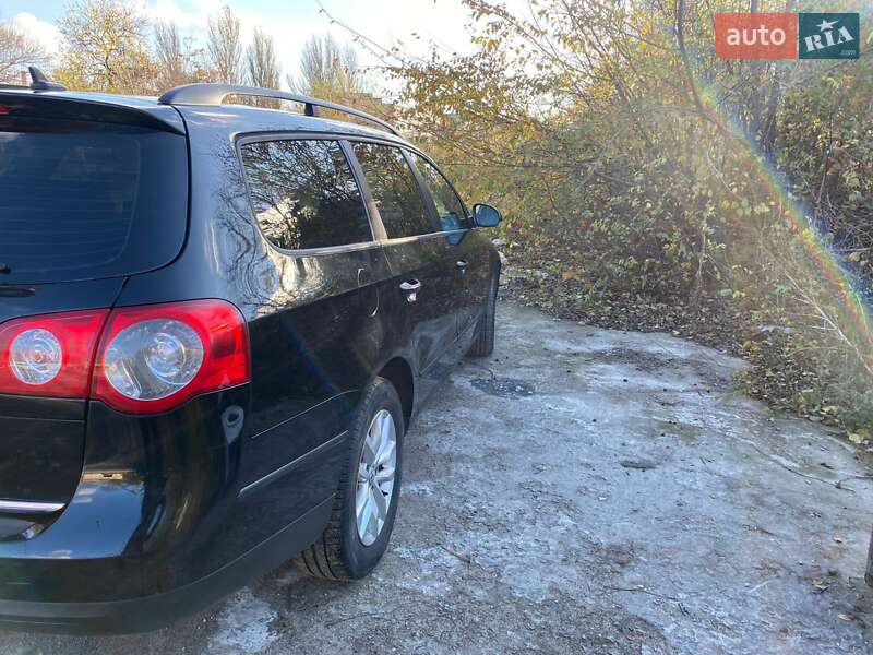 Універсал Volkswagen Passat 2008 в Дніпрі