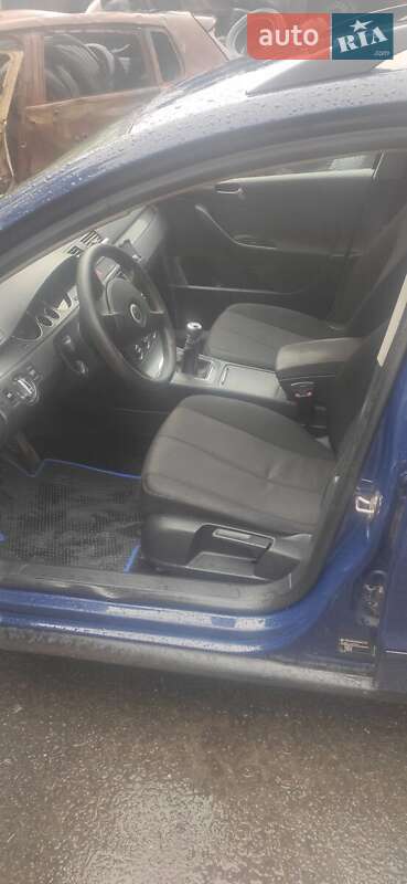 Універсал Volkswagen Passat 2006 в Ірпені