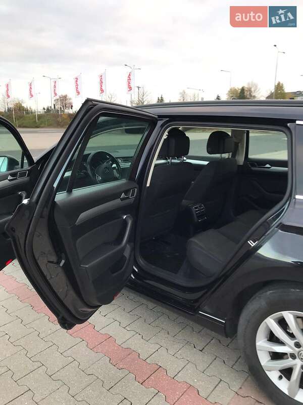 Универсал Volkswagen Passat 2015 в Львове