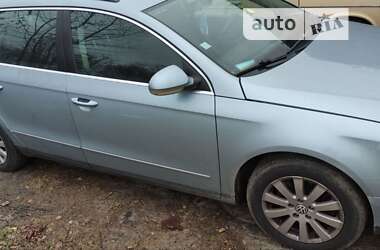 Универсал Volkswagen Passat 2006 в Киеве