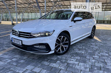 Универсал Volkswagen Passat 2019 в Львове