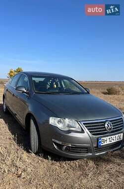 Седан Volkswagen Passat 2006 в Одессе