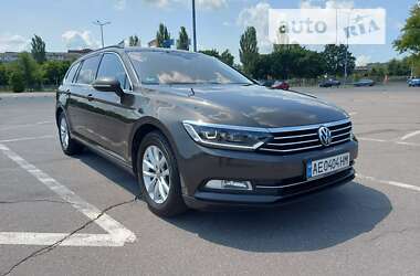 Універсал Volkswagen Passat 2015 в Дніпрі