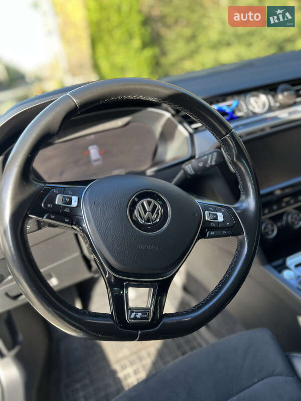 Універсал Volkswagen Passat 2015 в Києві