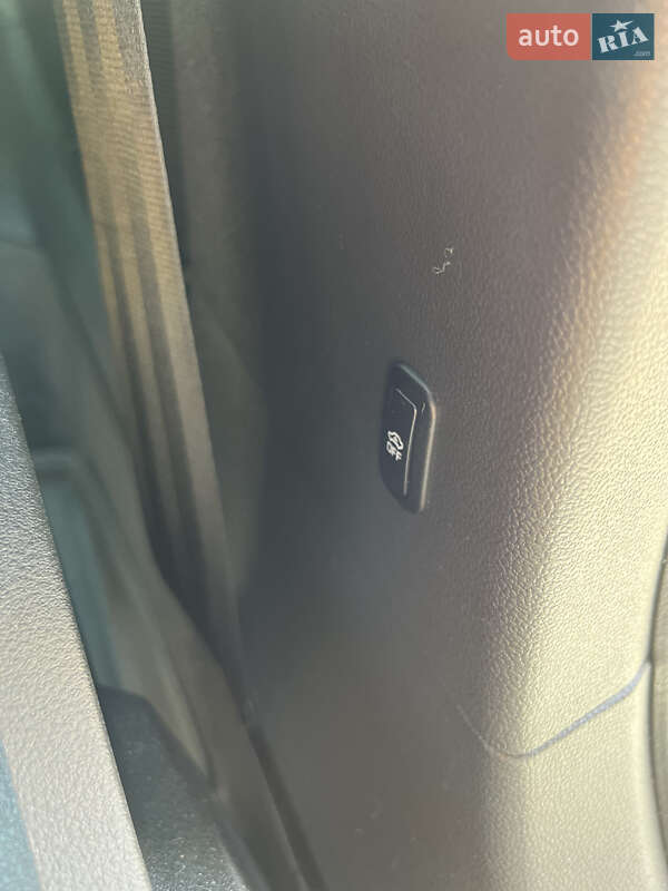 Універсал Volkswagen Passat 2015 в Києві