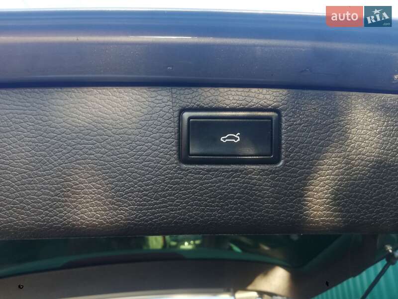 Універсал Volkswagen Passat 2011 в Житомирі