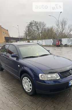 Седан Volkswagen Passat 2000 в Чернівцях