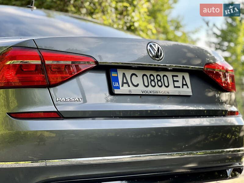 Седан Volkswagen Passat 2016 в Луцьку