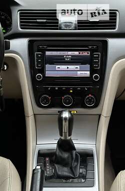 Седан Volkswagen Passat 2012 в 