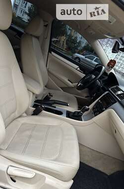 Седан Volkswagen Passat 2012 в 