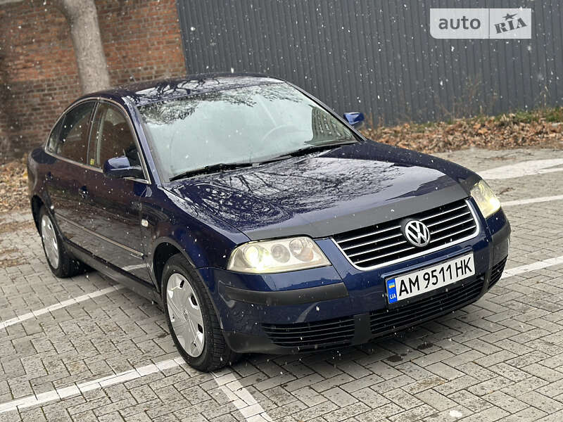 Седан Volkswagen Passat 2001 в Житомирі