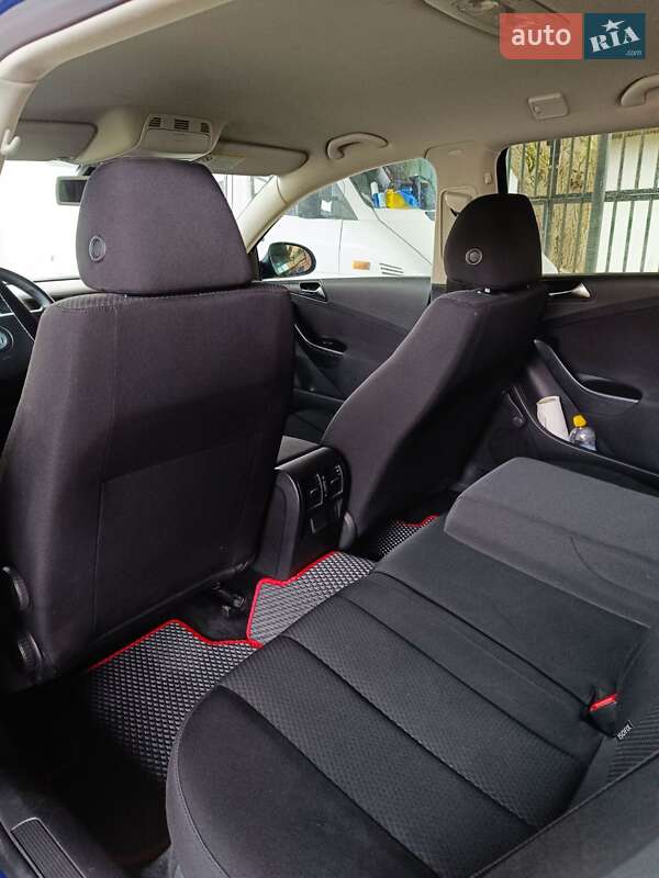 Универсал Volkswagen Passat 2009 в Харькове