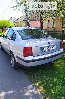 Седан Volkswagen Passat 1999 в Калуше
