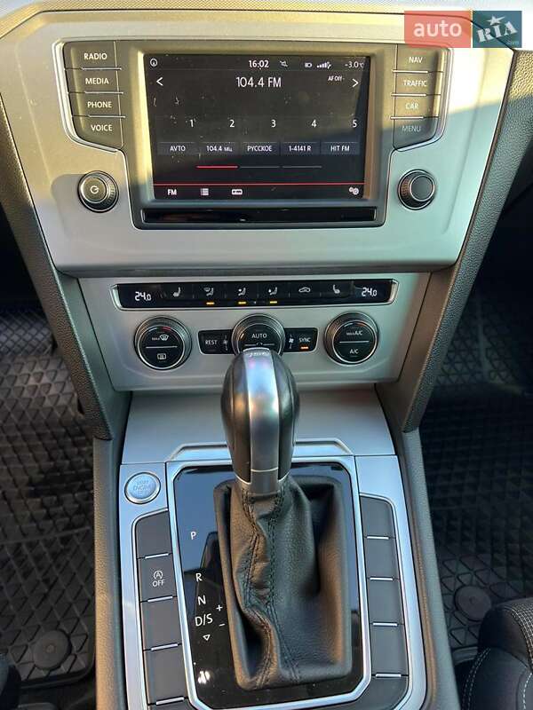 Универсал Volkswagen Passat 2015 в Полтаве