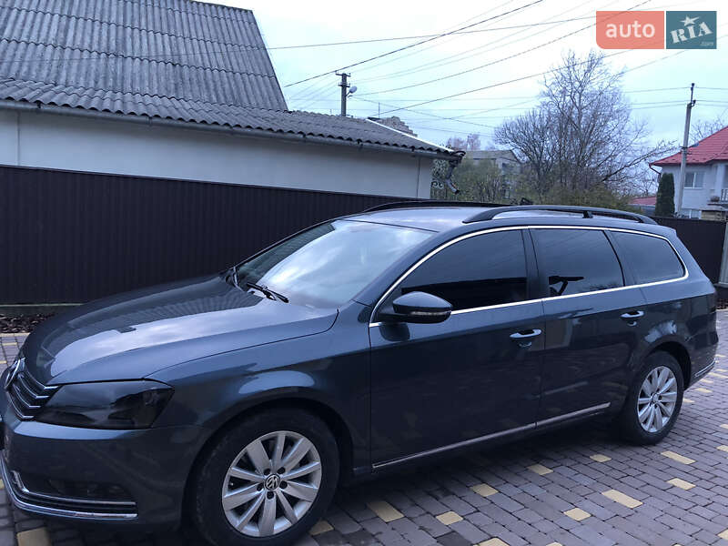 Универсал Volkswagen Passat 2011 в Новоселице