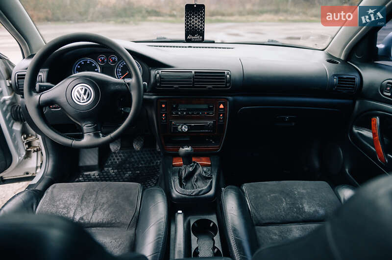 Универсал Volkswagen Passat 2003 в Вижнице
