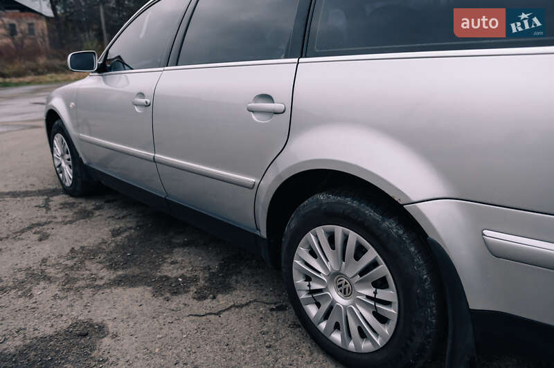 Универсал Volkswagen Passat 2003 в Вижнице