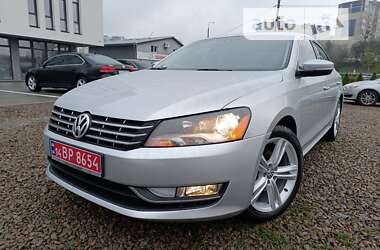 Седан Volkswagen Passat 2014 в Львове