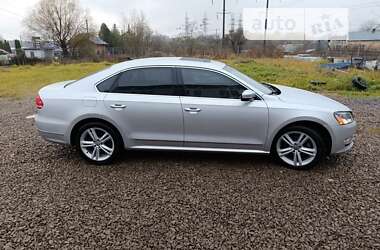 Седан Volkswagen Passat 2014 в Львове