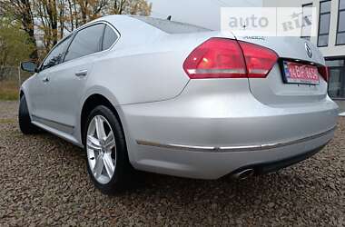 Седан Volkswagen Passat 2014 в Львове