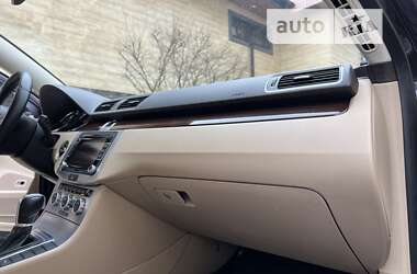 Седан Volkswagen Passat 2012 в 