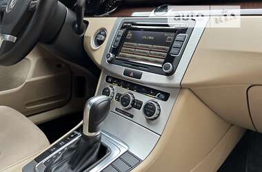 Седан Volkswagen Passat 2012 в 