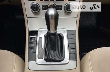 Седан Volkswagen Passat 2012 в 