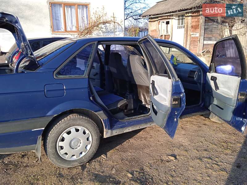 Седан Volkswagen Passat 1993 в Коломиї
