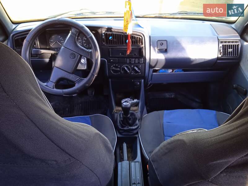 Седан Volkswagen Passat 1993 в Коломиї