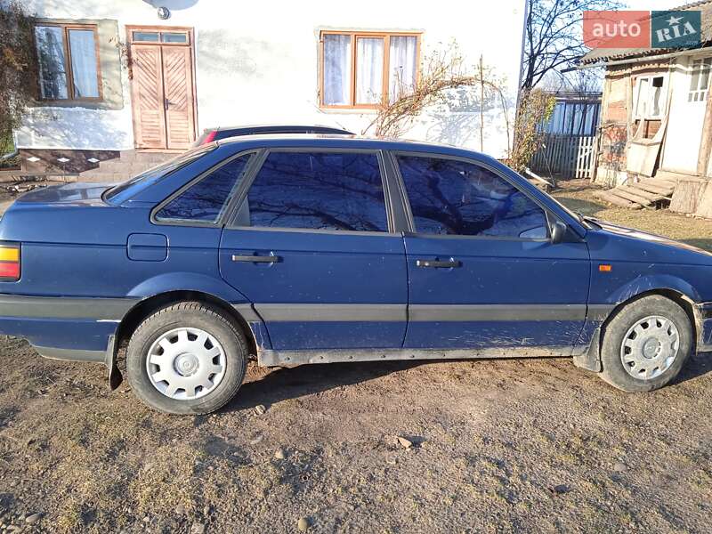 Седан Volkswagen Passat 1993 в Коломиї