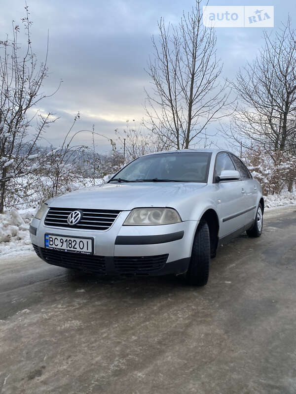 Седан Volkswagen Passat 2003 в Бориславі