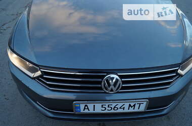 Универсал Volkswagen Passat 2015 в Жашкове