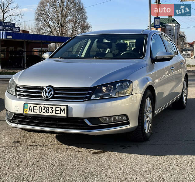 Седан Volkswagen Passat 2011 в Новомосковске