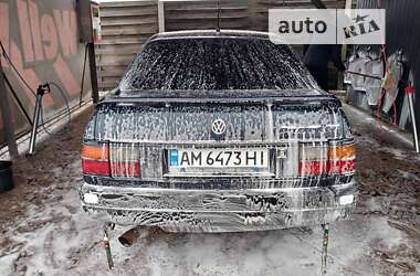 Седан Volkswagen Passat 1988 в Овруче