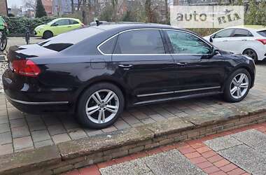 Седан Volkswagen Passat 2012 в Луцке