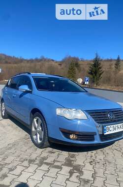 Універсал Volkswagen Passat 2006 в Воловцю